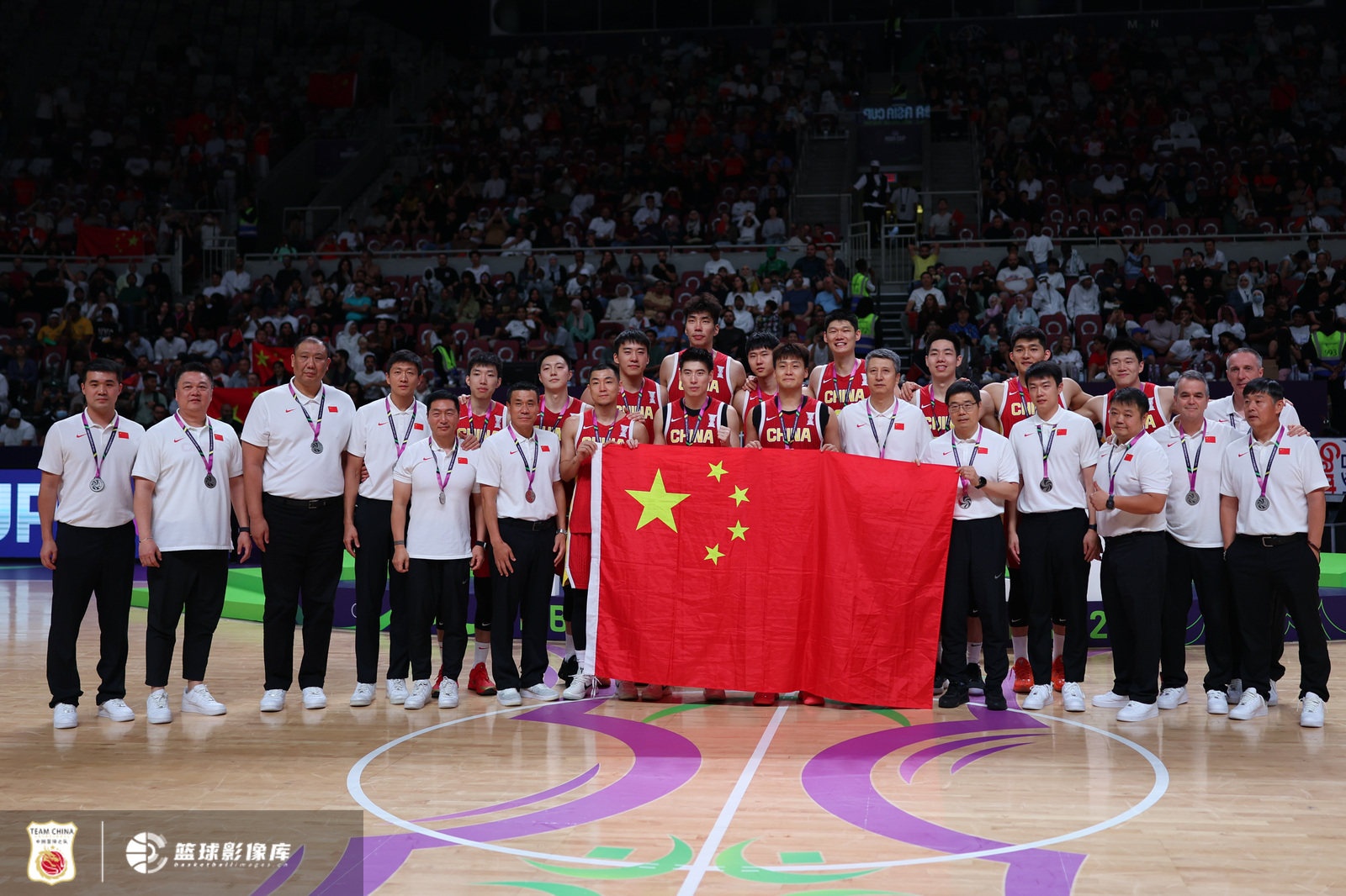 媒体人：只要上下一心 团结一致 亚洲这些球队谁能撼动中国男篮？