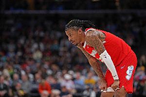 发挥不错了！莫兰特22中14&amp;三分8中5空砍36+6 出现6次失误